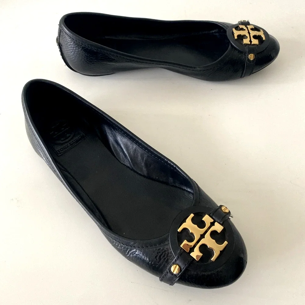 TORY BURCH Aaden Ballet Flat Black Patent Leather Gold Logo Slip On Round Toe 8